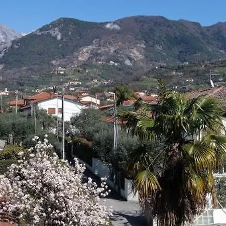 House Versilia Luca E Giada, 5 Chilometri Da Dei Marmi! Dom wakacyjny