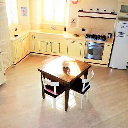 House Versilia Luca E Giada, 5 Chilometri Da Dei Marmi!