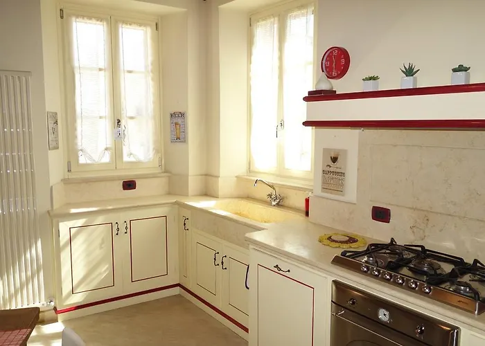 House Versilia Luca E Giada, 5 Chilometri Da Dei Marmi! Dom wakacyjny