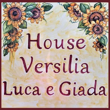 House Versilia Luca E Giada, 5 Chilometri Da Dei Marmi!