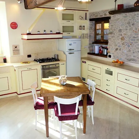 House Versilia Luca E Giada, 5 Chilometri Da Dei Marmi! * 马尔米堡