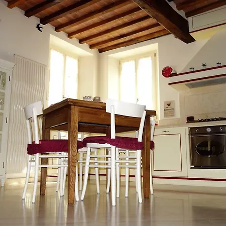 House Versilia Luca E Giada, 5 Chilometri Da Dei Marmi! * 马尔米堡