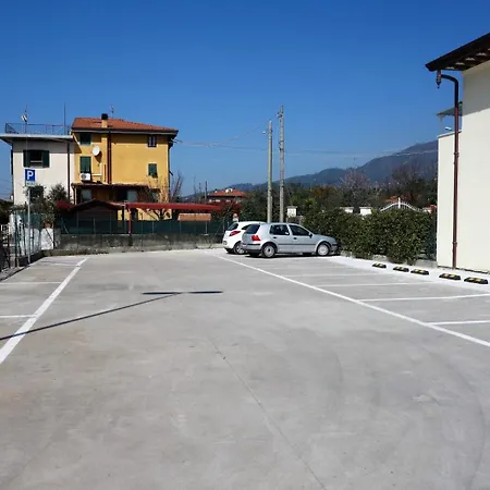 House Versilia Luca E Giada, 5 Chilometri Da Dei Marmi! Dom wakacyjny Forte dei Marmi