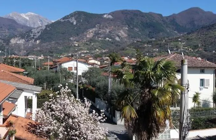 House Versilia Luca E Giada, 5 Chilometri Da Dei Marmi! Dom wakacyjny