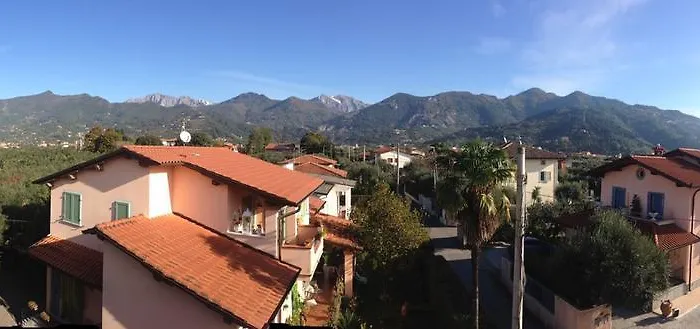 House Versilia Luca E Giada, 5 Chilometri Da Dei Marmi!